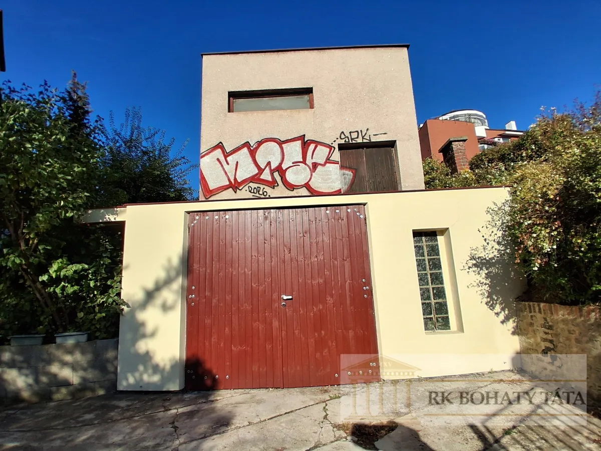 Pronájem garáže 17 m²